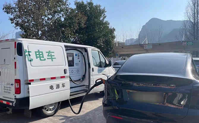 英德汽车搭电